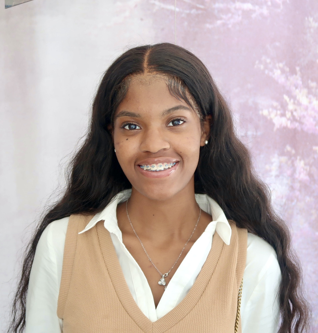 Chloe Gilder_Headshot