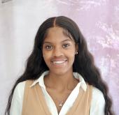 Chloe Gilder_Headshot
